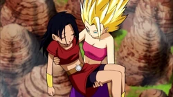 Caulifla segurando Kale nos abraços após a luta