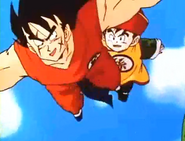 Yamcha flotando en el opening del dragon ball