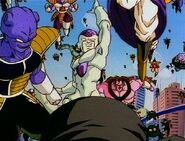 Kewi saliendo del Infierno junto a Freeza y todos los demás en ¡El renacer de la fusión! Goku y Vegeta.