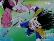 G-.png (170 kB) Gohan intentando atacar a Freeza.