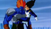 Vegeta attacca Super C-13