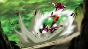 Kefla assaults Gokū.