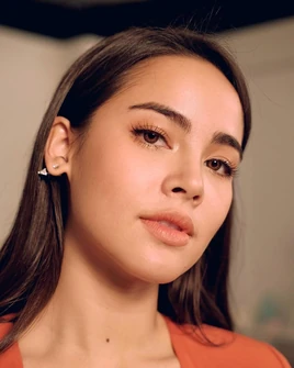 Yaya Urassaya Sperbund