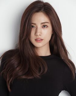 Nana (entertainer) - Wikipedia