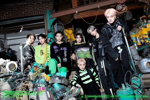 imagen integrantes de "TRENDZ" en "Chameleon"