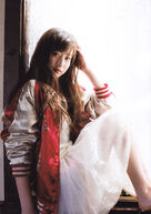 Akari-uemura-utb-magazine-3