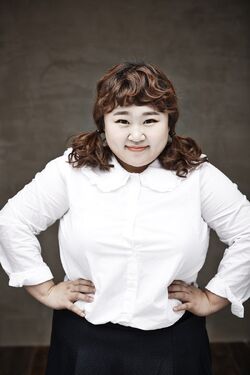 Hong Yoon Hwa11