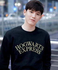 New Thitipoom Techaapaikhun Drama Wiki Fandom Dark blue kiss is the upcoming series connecting kiss me again, with pete (tay tawan vihokratana) and kao (new thitipoom techaapaikhun) in front and at the center. new thitipoom techaapaikhun drama