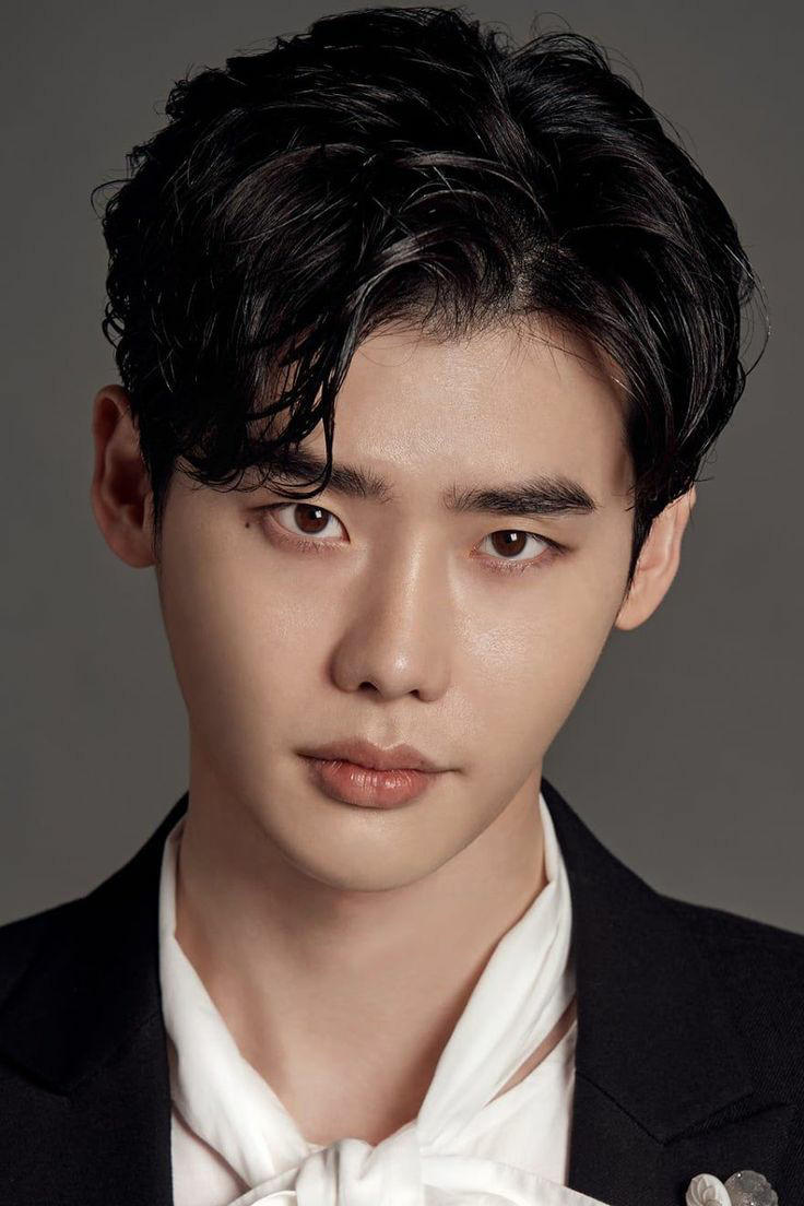 Lee Jong Suk concerned of losing his hair while filming for Pinocchio