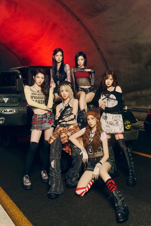 imagen integrantes de Kep1er en BUBBLE GUM