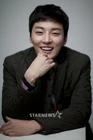 Yoon Shi Yoon25.jpg (46 kB)