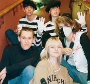 Niki with Jack, Ranboo, Badlinu and Billzo during Tommy’s talent show