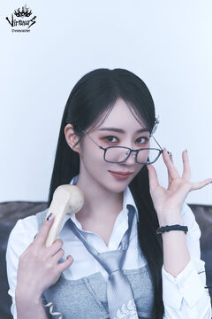 Dreamcatcher SUA スア ポラロイド風 what K-POP・アジア