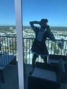 Skeppy vestido de empregada