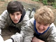 Tommy e GeorgeNotFound presos numa rede