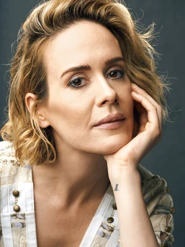 1016-GQ-MAMP01-01-sarah-paulson-3x2