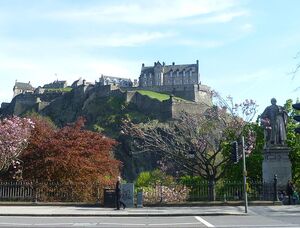 788px-Castle from Princes Street, Edinburgh