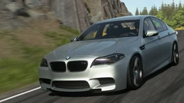 BMW M5 2013 front
