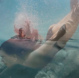 Lenticular cover-art.