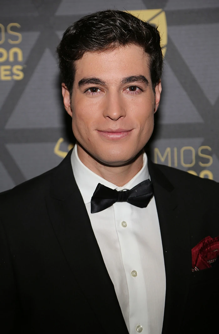 Danilo Carrera | Dublapédia | Fandom