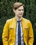 Dirkgentlyself.webp (50 kB) Dirk Gently em Dirk Gently - Detetive Holístico