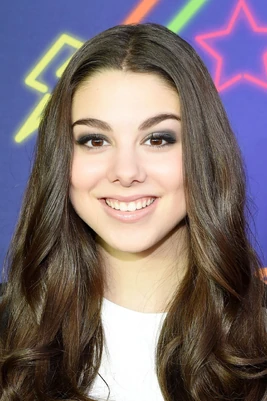 Kira Kosarin | Dublapédia | Fandom