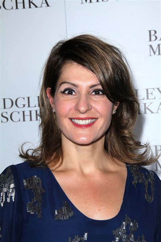 Nia Vardalos | Dublapédia | Fandom