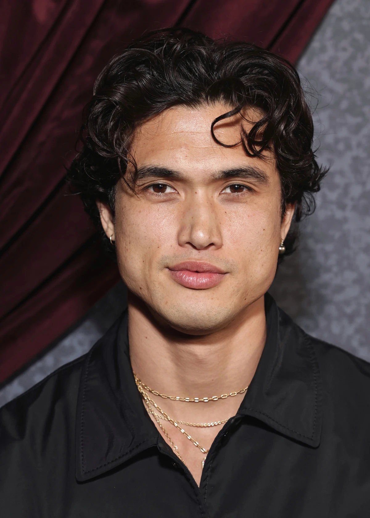 Charles Melton | Dublapédia | Fandom