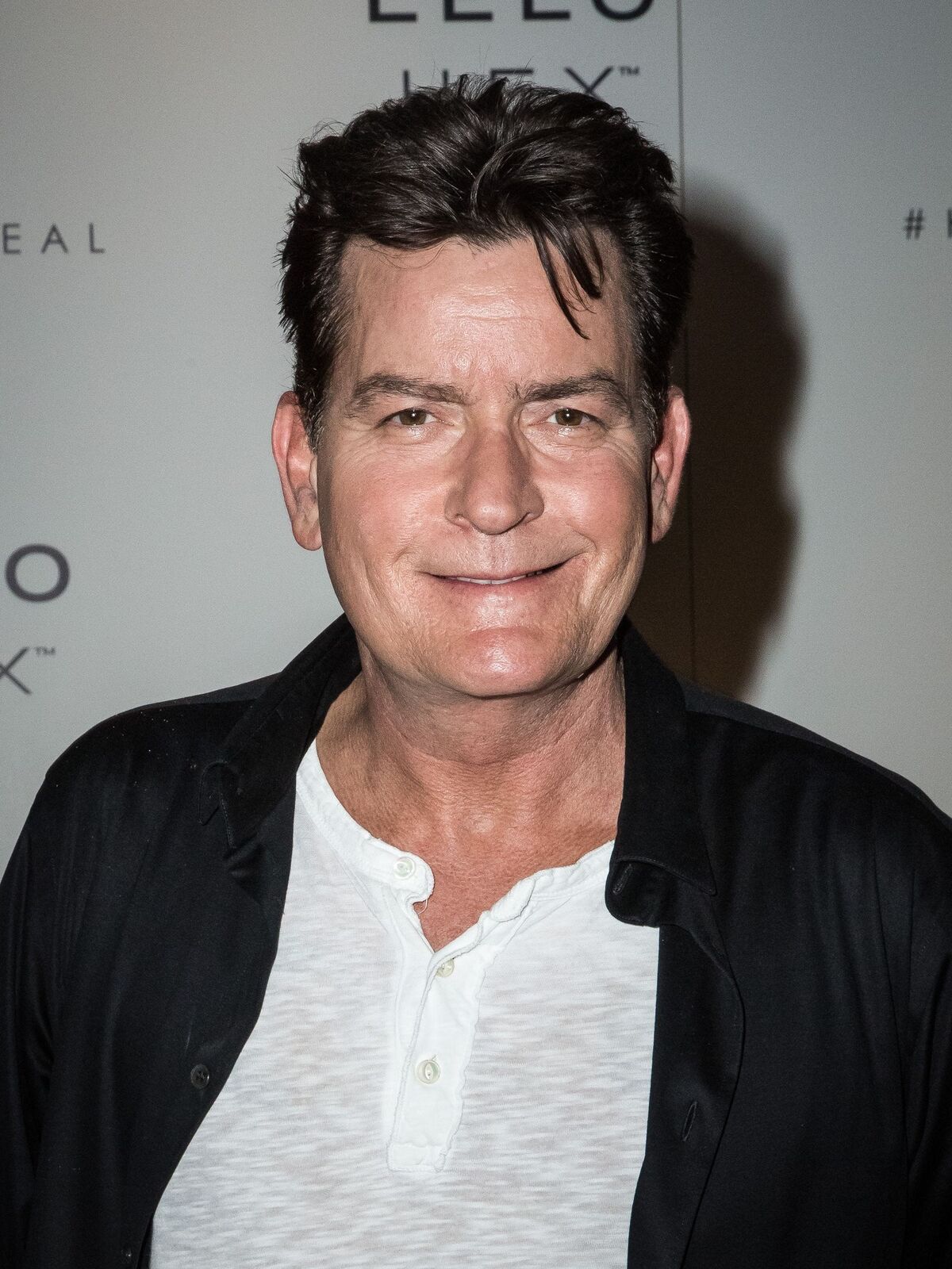 Charlie Sheen Wiki Dublagem Fandom 8364