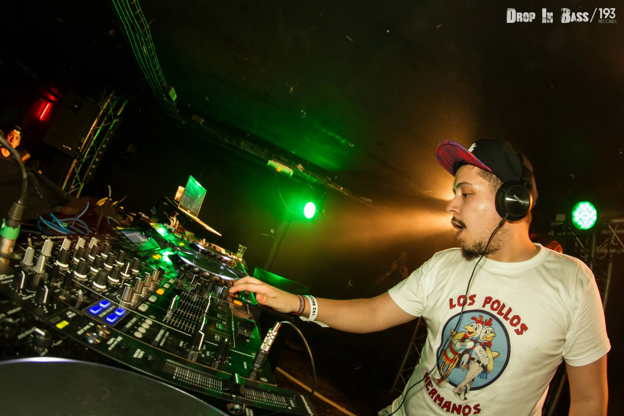 Riddim Dubstep ? Un sous-genre de Dubstep tout méchant 😡 #musique #rave  #drumandbass #electro #dj #hardtechno #techno #festival #dubstep  @samplifiremusic, image size:2048x1365