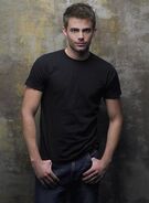 Jonathan-bennett-photo-110