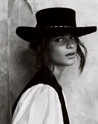 Helenemain2.png (414 KB)