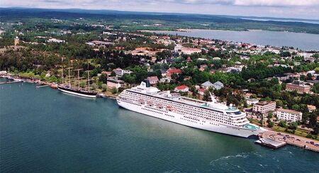 Mariehamns-hamn-passagerarfartyg-1068x580