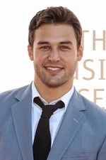 Ryan Guzman 4.jpg (28 KB)