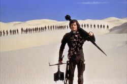Kyle Maclachlan in desert