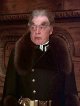 Freddie Jones as Thufir Hawat