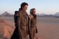 Paul Atreides with his mother Jessica on Arrakis,2021 movie