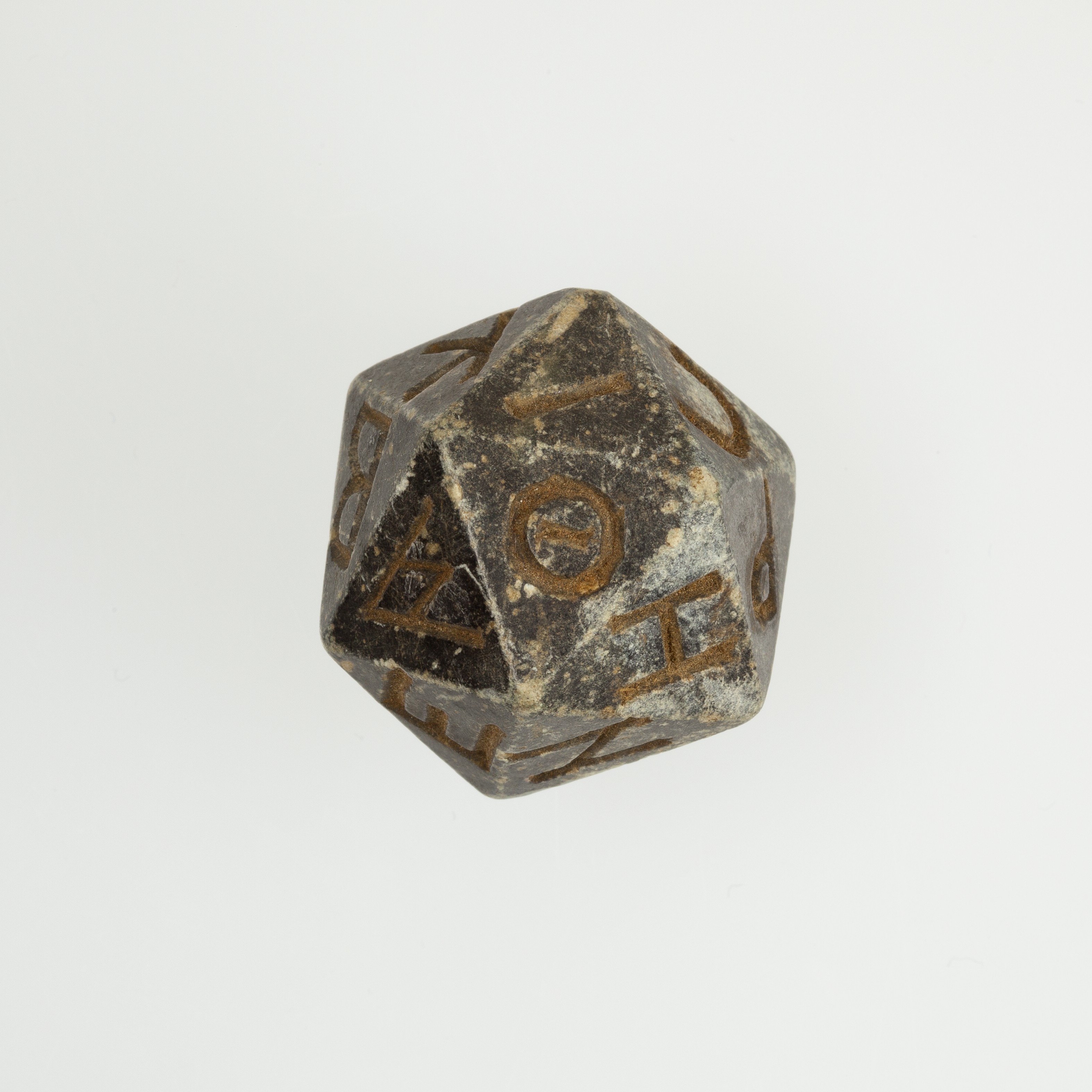 How to Read a D4 Four-Sided Die - Dice Dragons