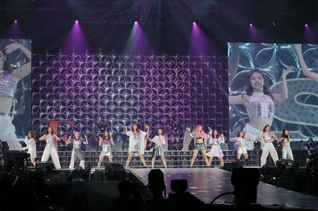 E-girls (11 member line-up)[1]