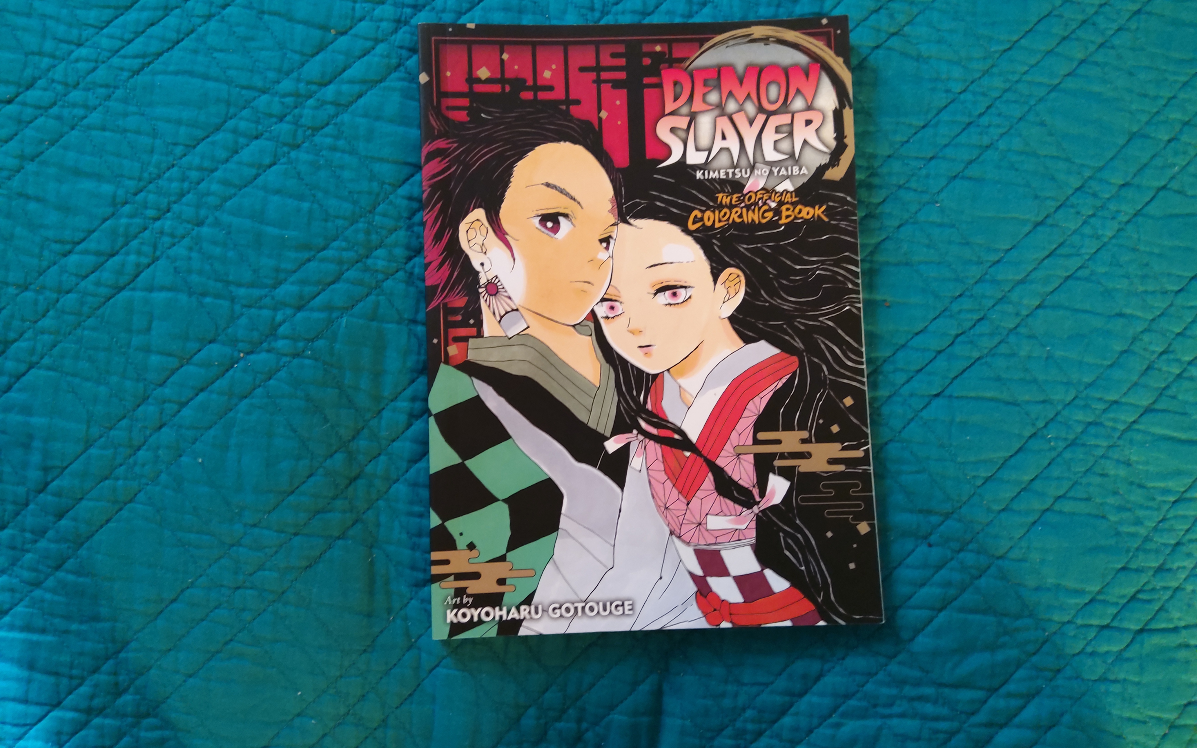 Demon Slayer: Kimetsu no Yaiba: The Official Coloring Book