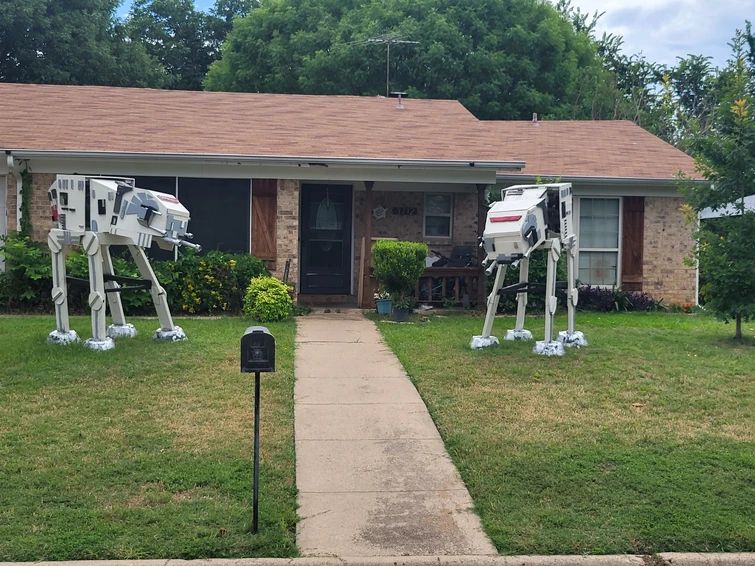 🎨 AT-AT Yard Statues | Fandom