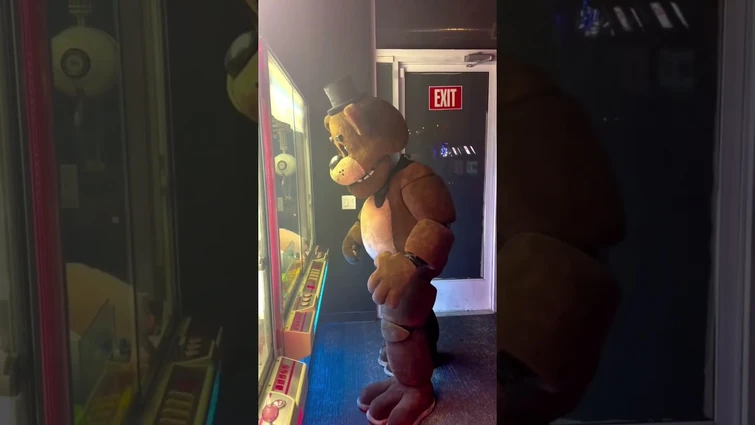 Freddy Fazbear meets Freddy Krueger (ft. @ThunderwolfOfficial)