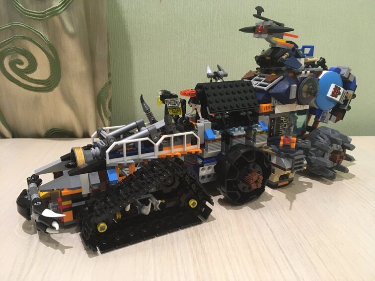 Конструктор LEGO Ninjago Гоночный автомобиль ниндзя Кая EVO, 94 детали (71780)