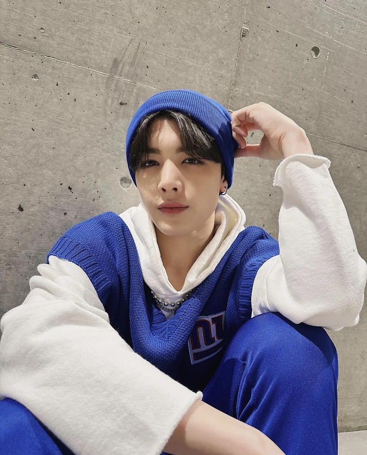 Day 592 of posting a pic of the members of &Team because they debuted!!