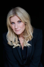 Michelle Collins (headshot)