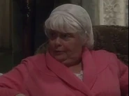 Oma Martens (Lou Beale) (Dutch Version)