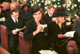 Episode 2003 (18 September 2000)