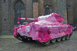 Tank-blankie-yarn-bombing