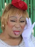 Lola Nidora doing the pabebe wave