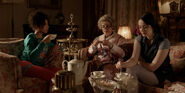 Ein Teekränzchen mit Leslie und Tante Maddy